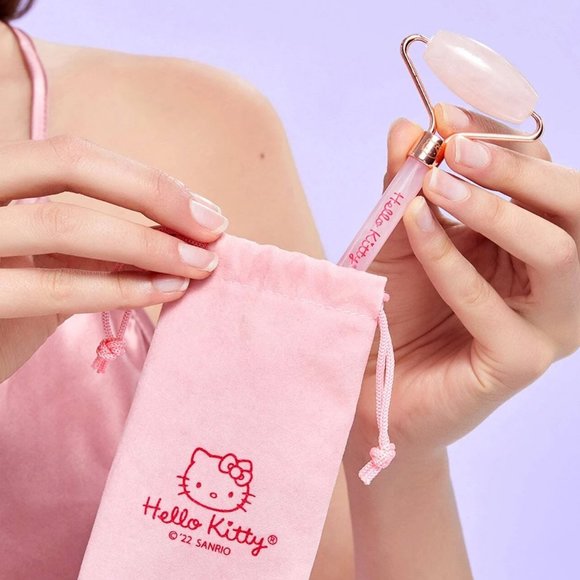 Hello Kitty Stone Facial Massage Roller With Storage Bag - Picture 9 of 12